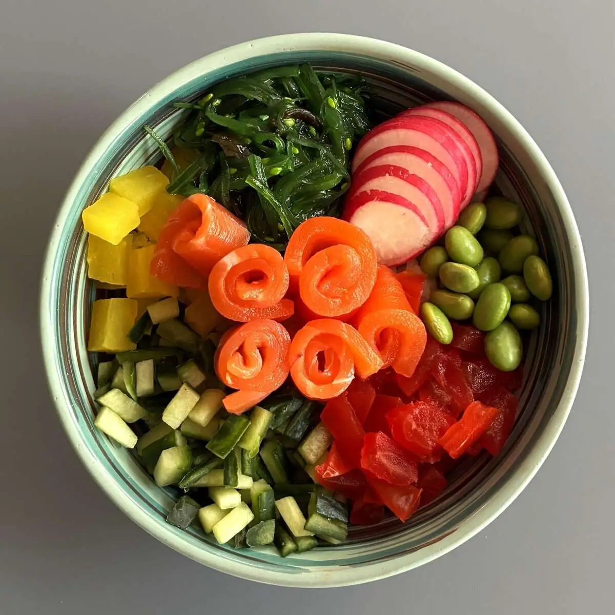 Поке с лососем