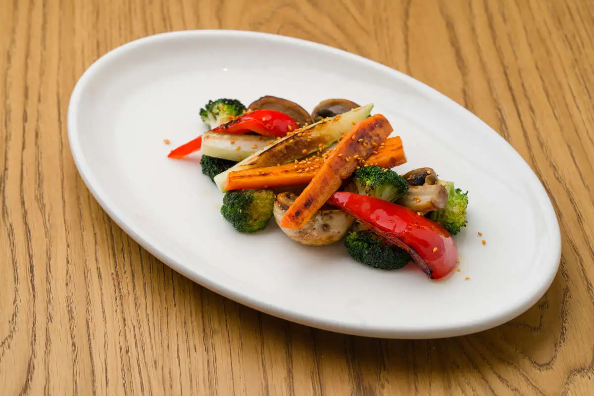 Запеченные овощи, соус чимичурри