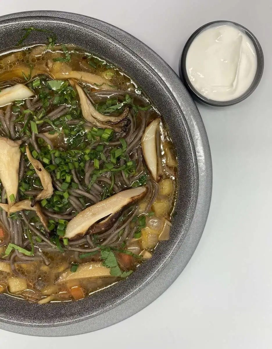 Грибной суп с гречневой лапшой