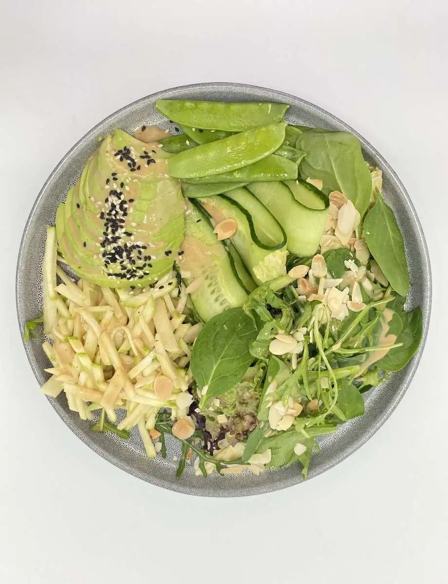 Салат с зелёным яблоком и авокадо