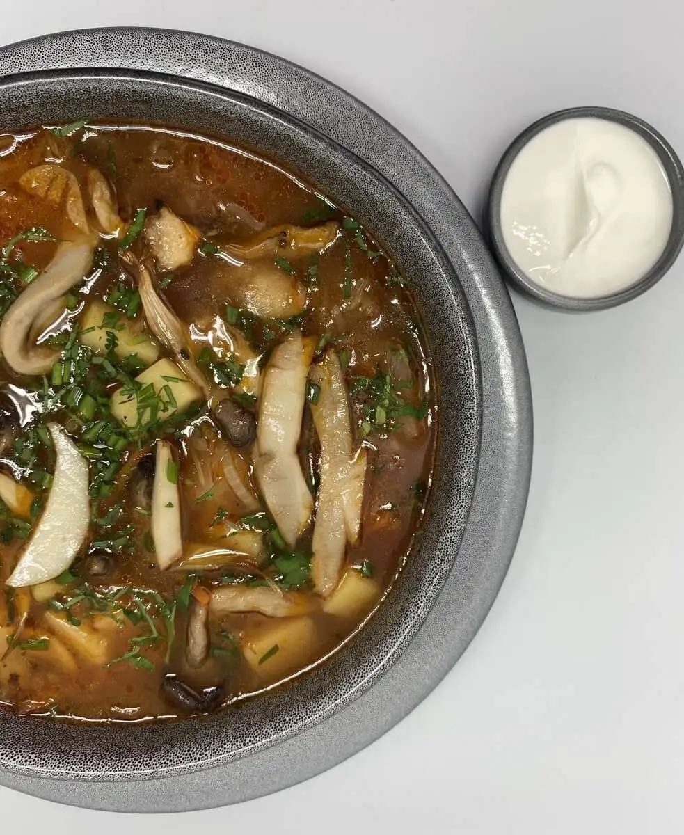 Щи с грибами и квашеной капустой