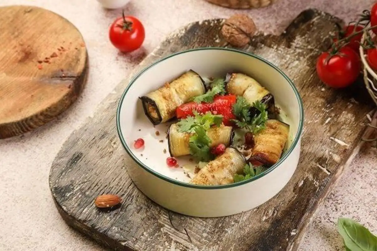 Рулетики из баклажан