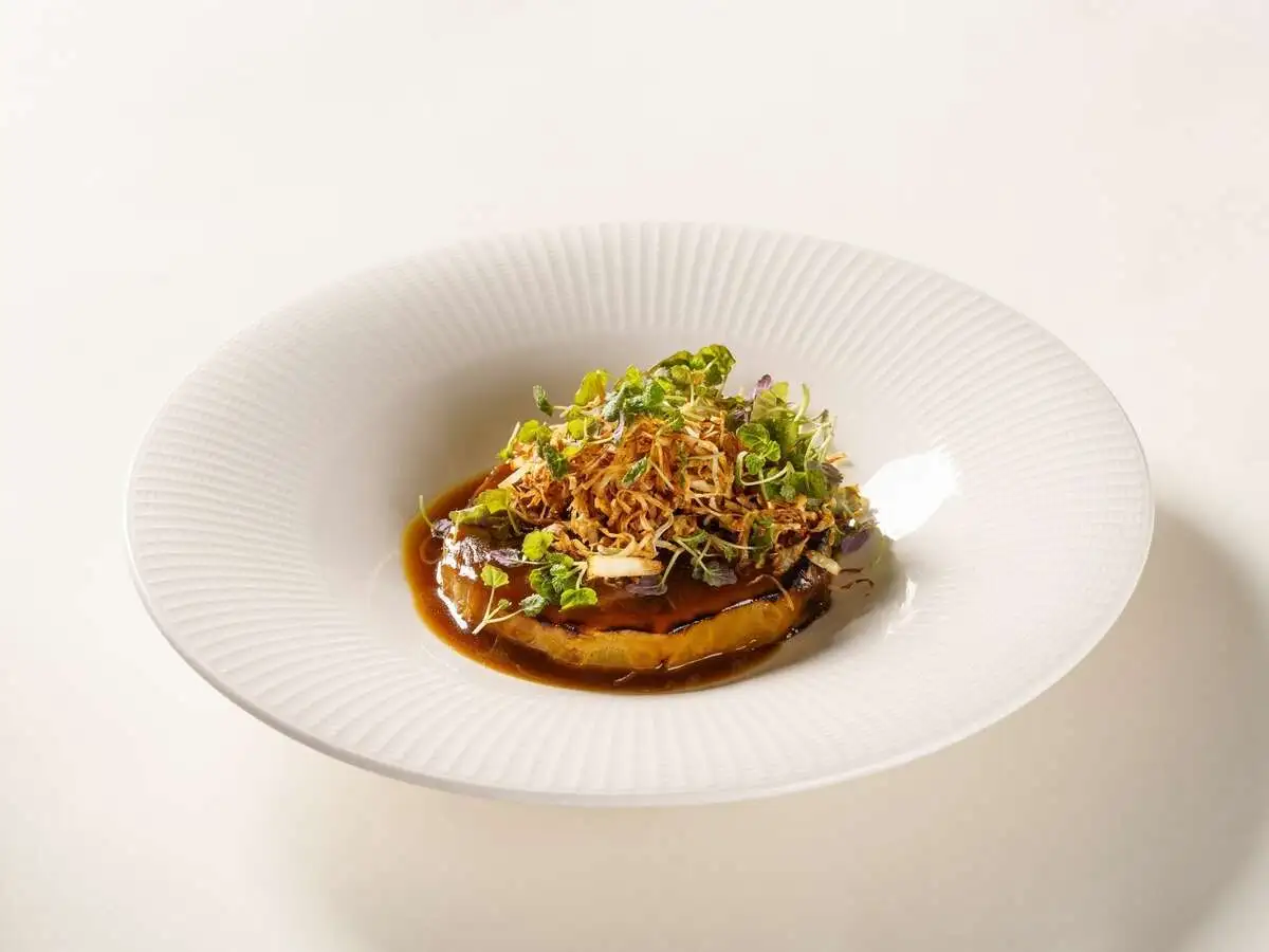 Стейк из печёного сельдерия  