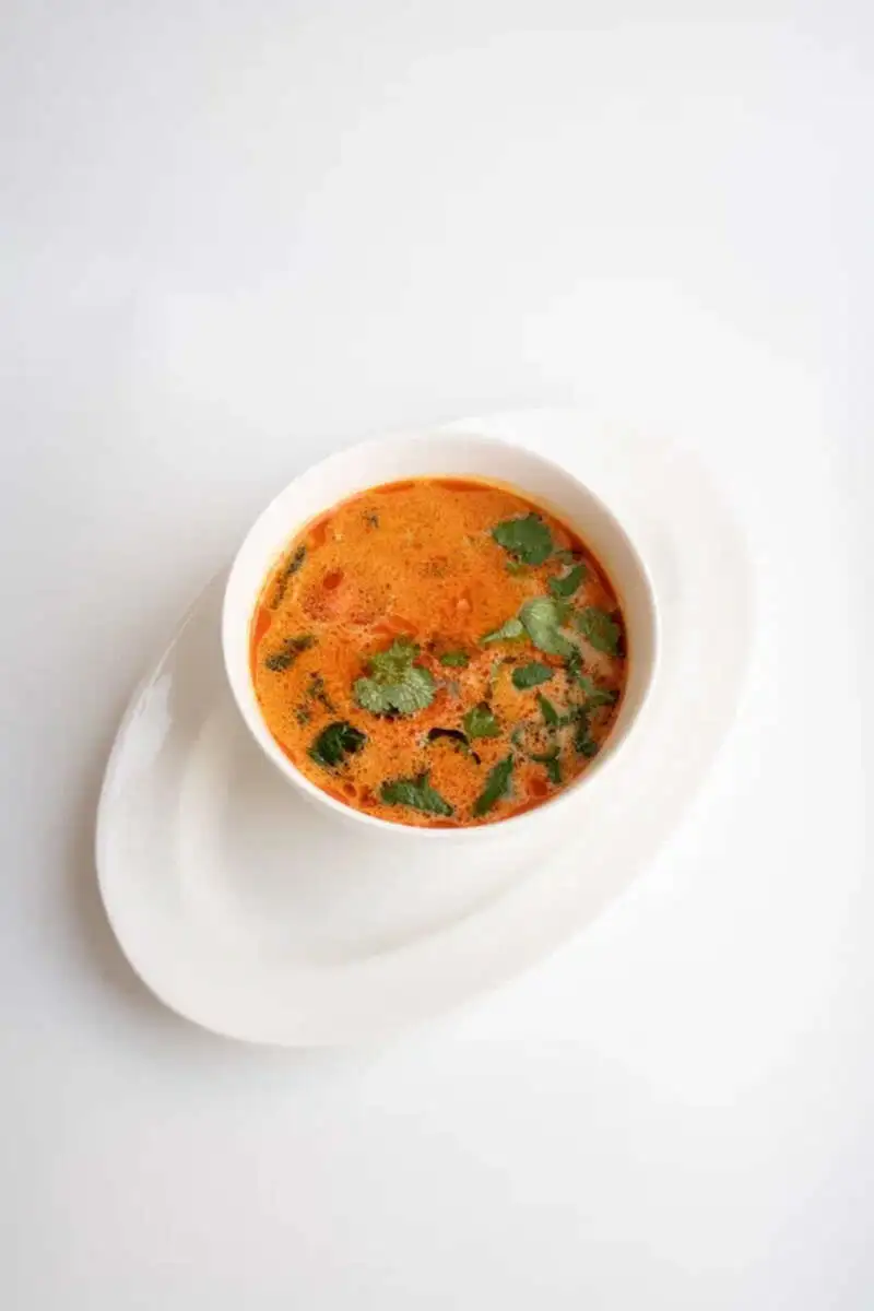 Том ям пост