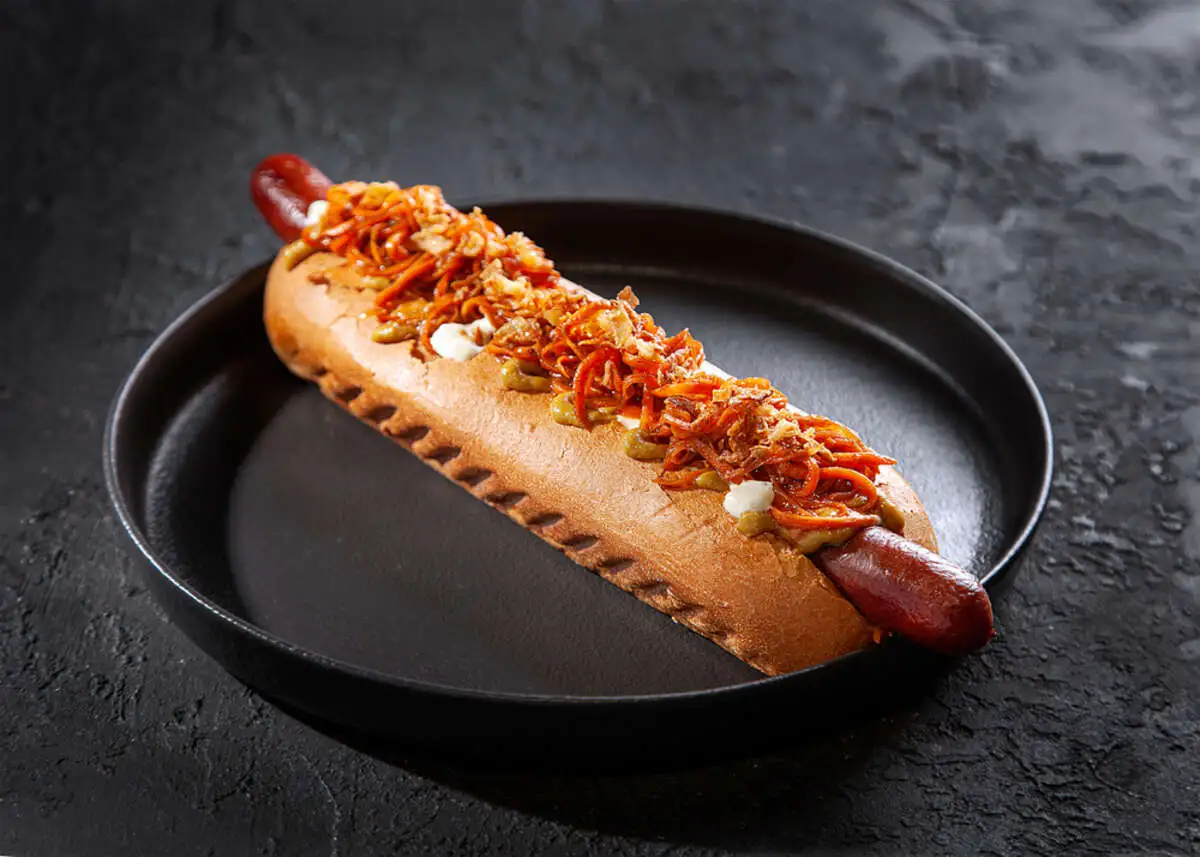 ХотДог с венской сосиской и морковью ким чи