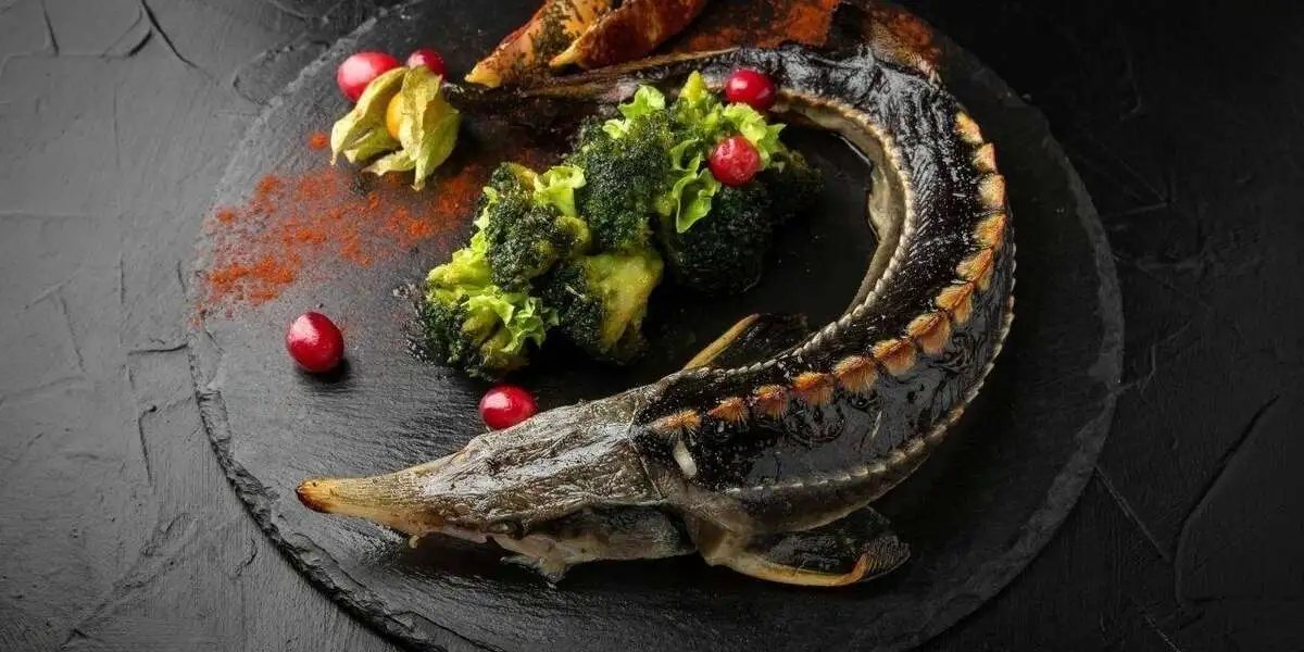 Стерлядь с картофелем бейби