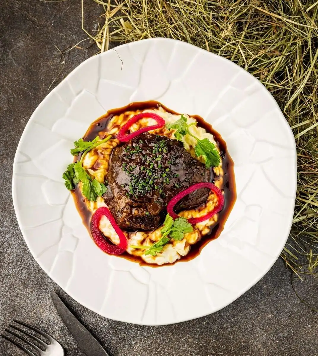 Щечки говяжьи с орзо  