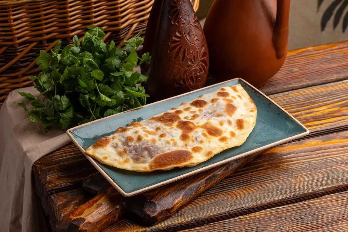 Кутаб с вишневым конфитюром