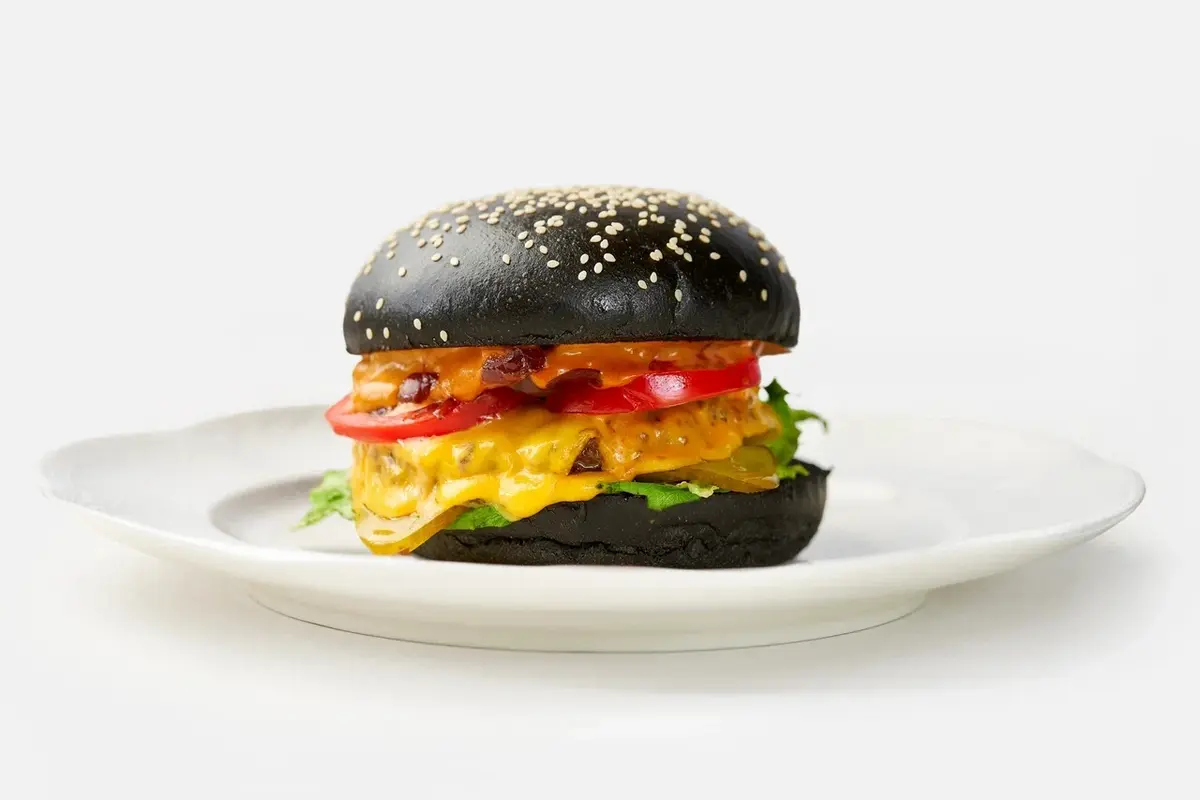 Black-бургер с мраморной говядиной и картофелем фри