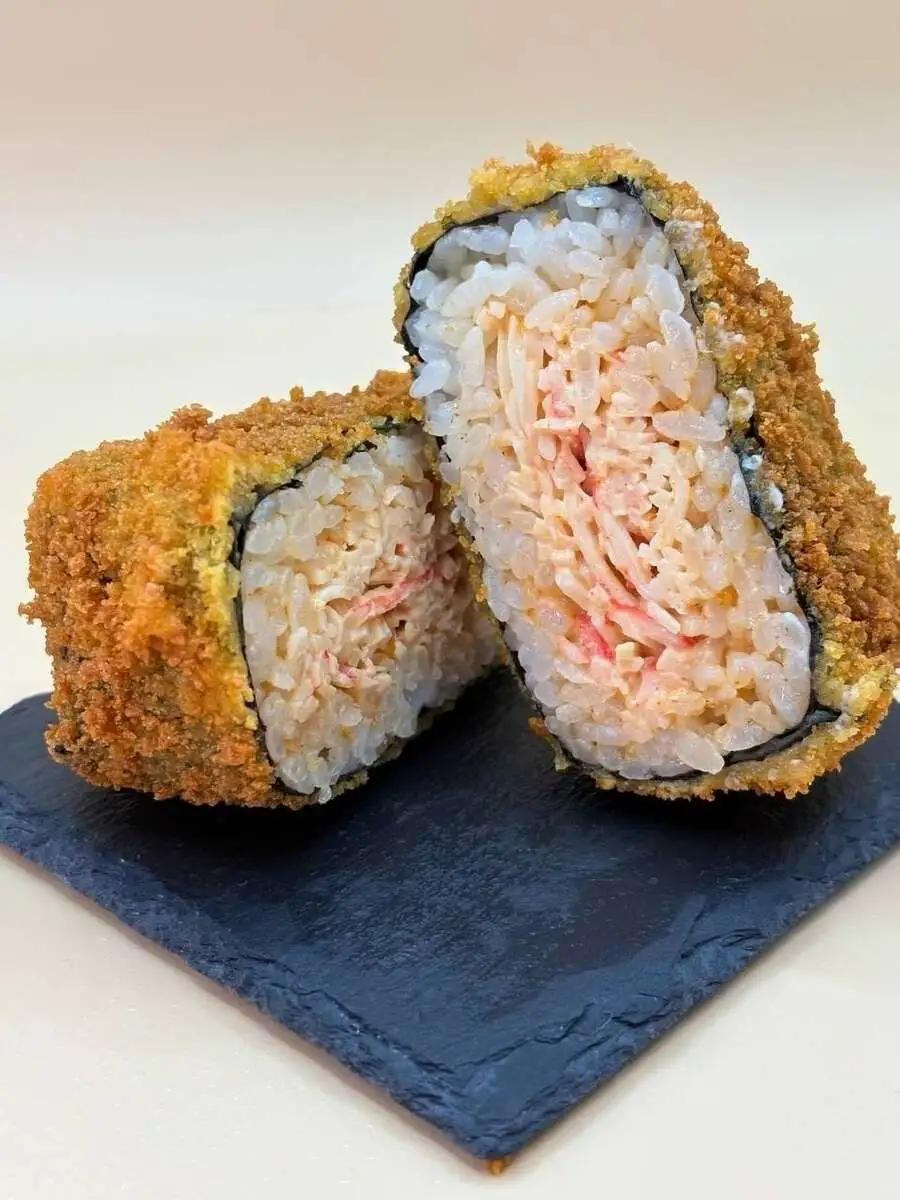 Жареные онигири острый с крабом