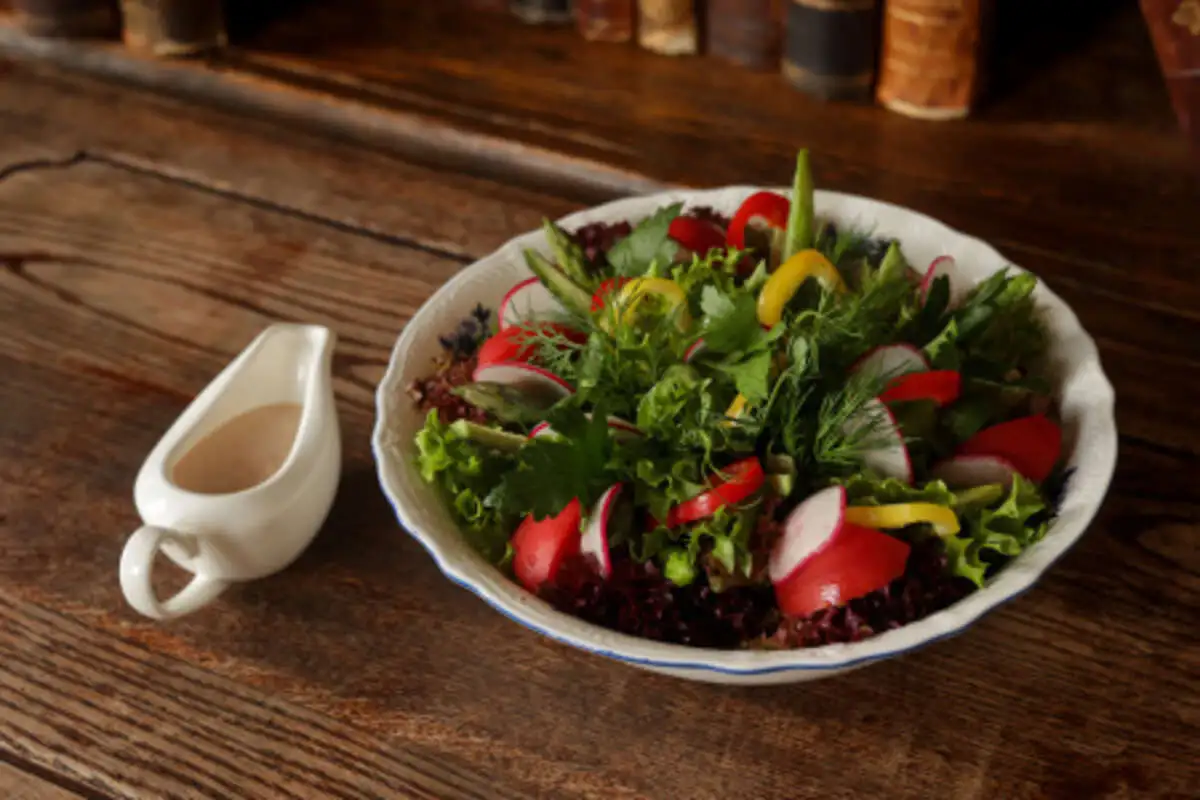 Салат из недорослей огородных (морская)