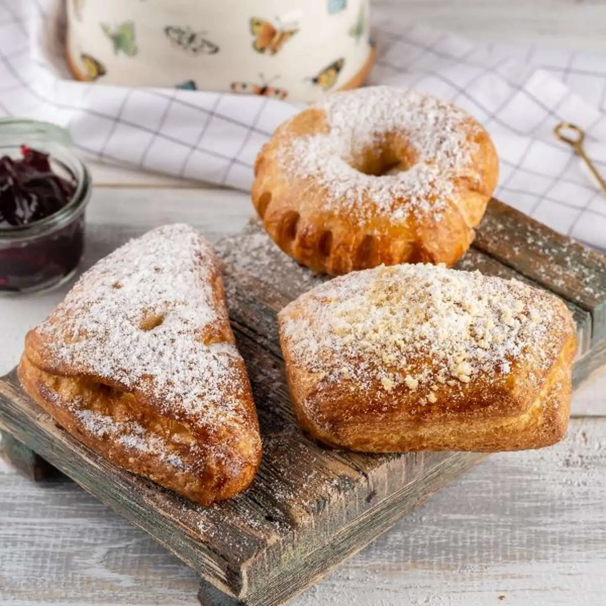 Слойка с джемом