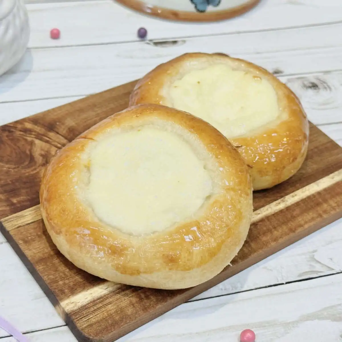 Шаньга со сметаной