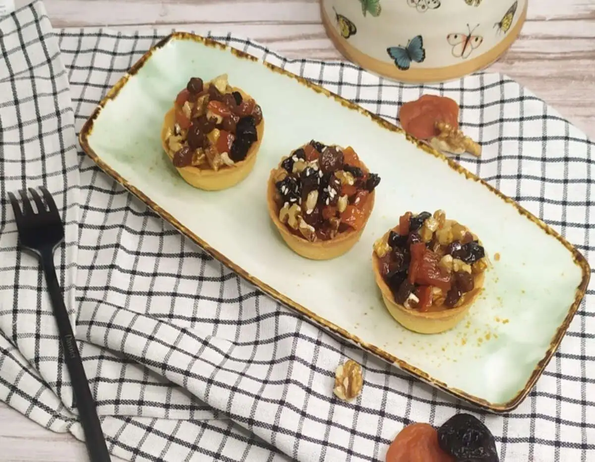 Корзинка с сухофруктами