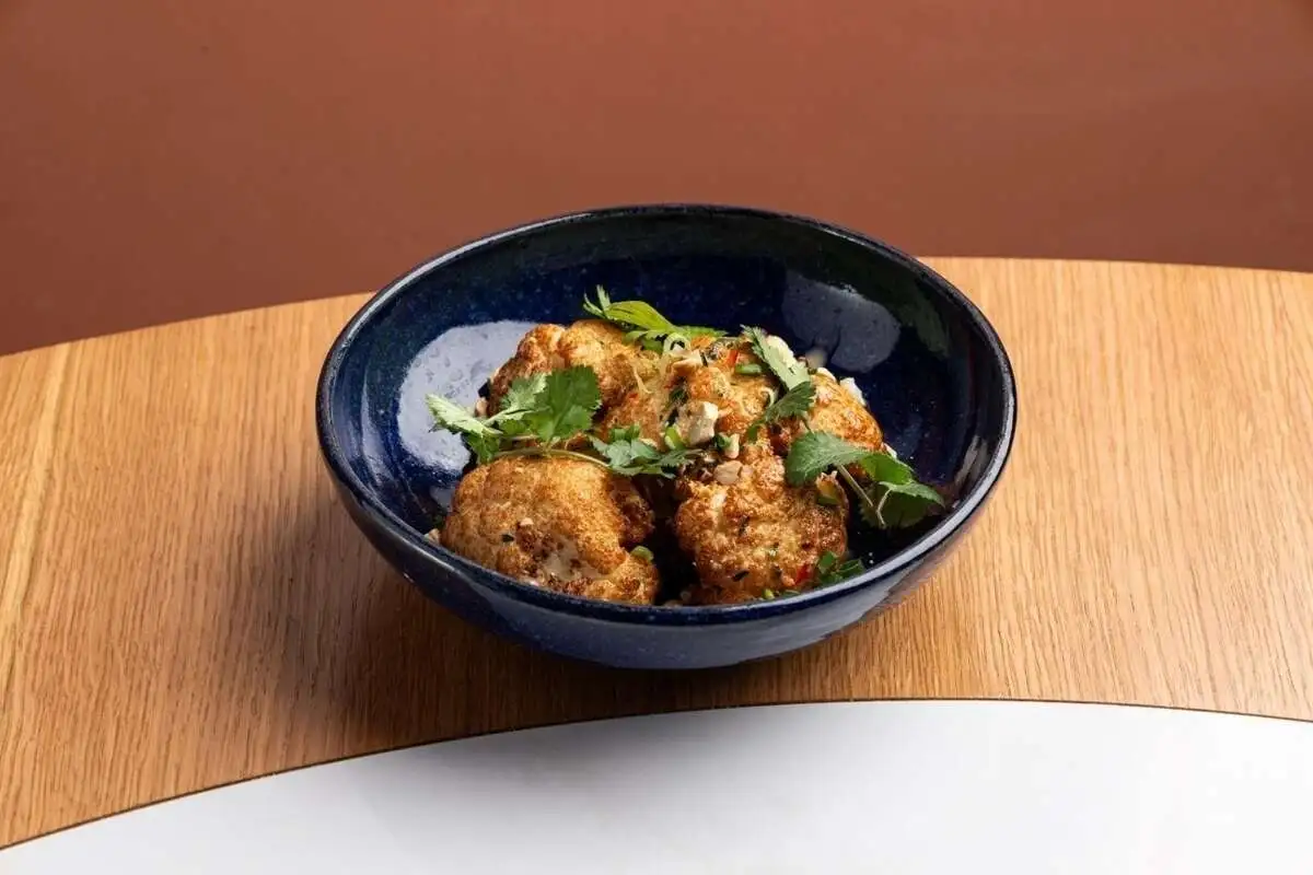 Цветная капуста с кунжутным соусом