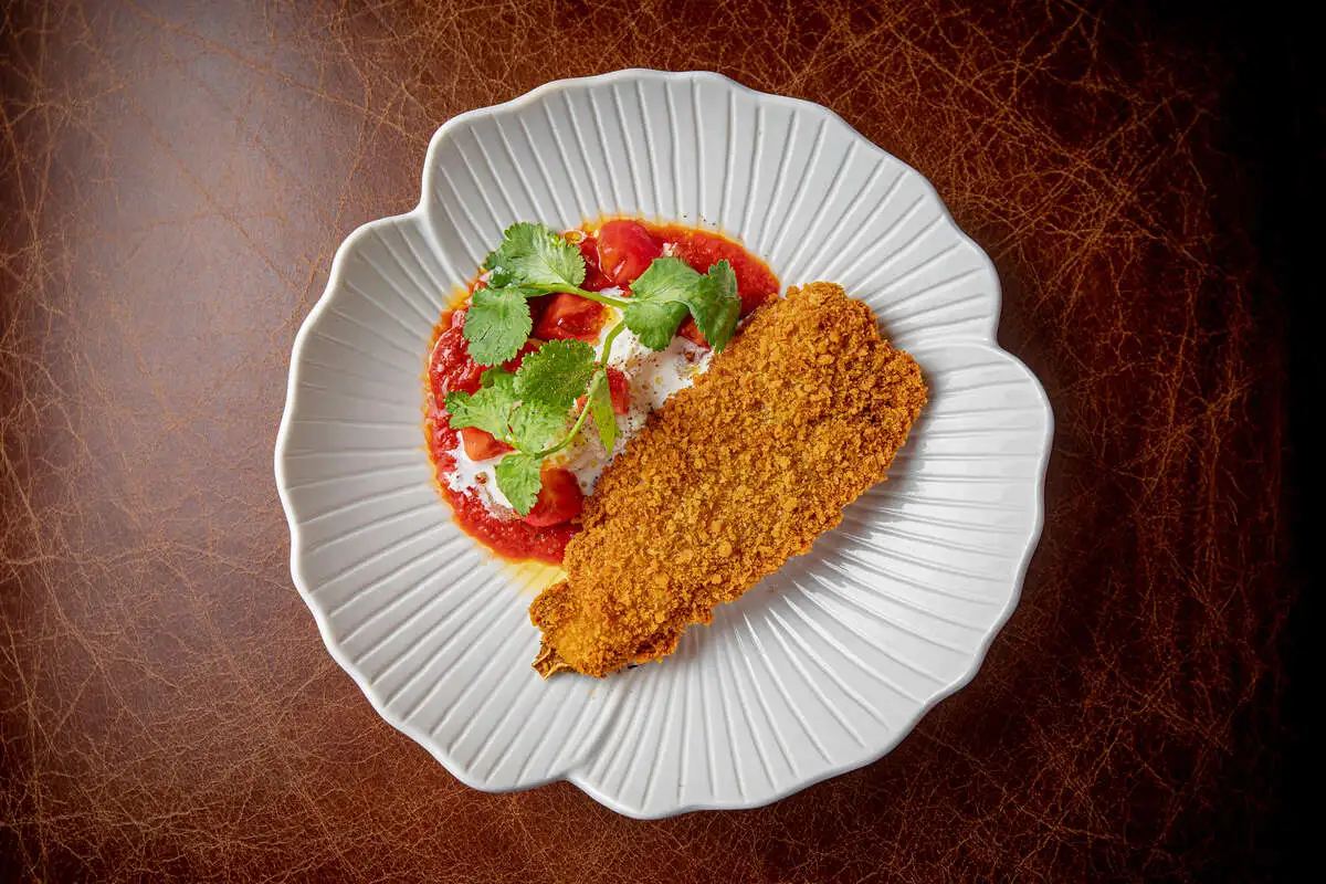 Хрустящий баклажан с томатами и страчателлой