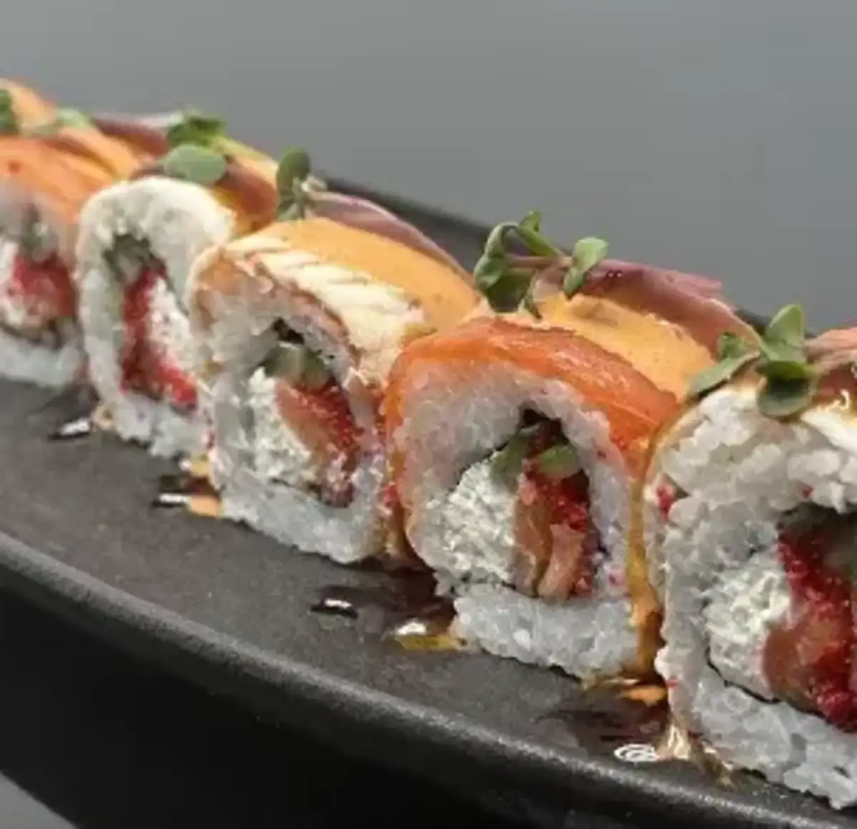 Унаги крем-сальмон ролл