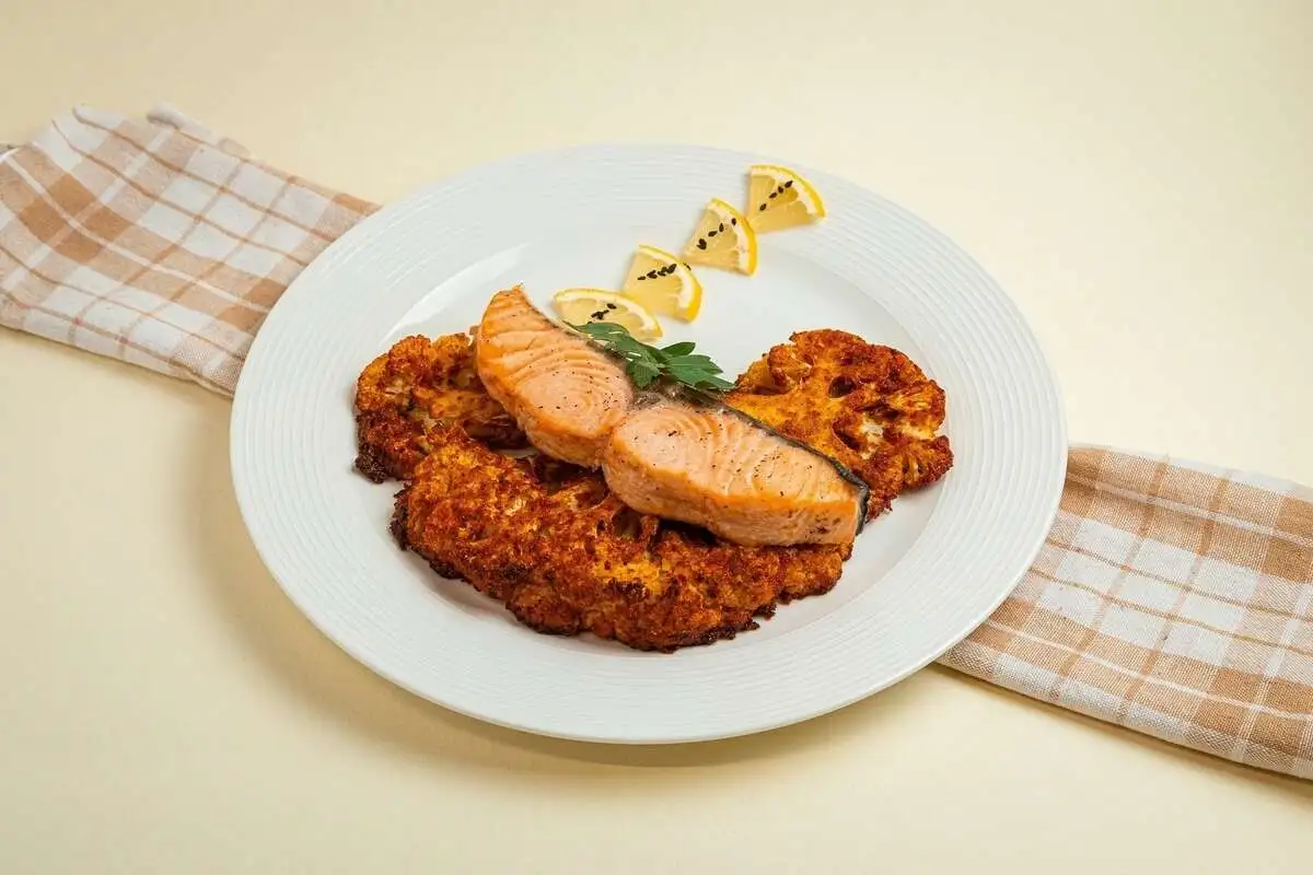 Капуста цветная с лососем