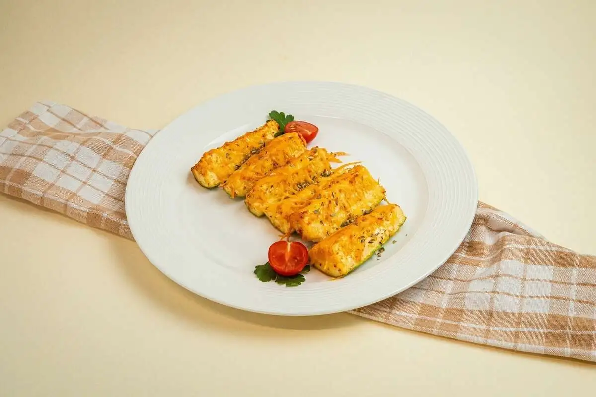 Запечённые кабачки с пармезаном