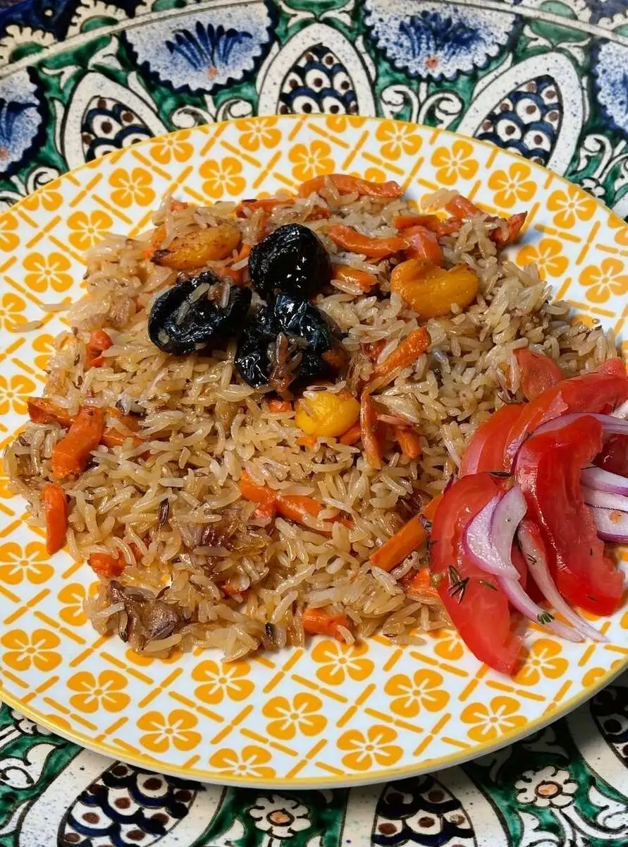 Плов с черносливом и курагой 