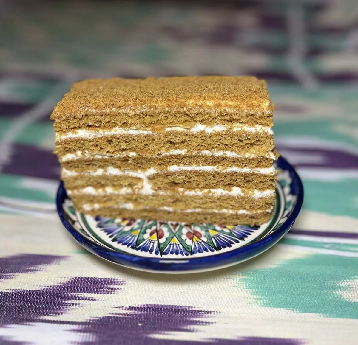 Пирожное "Медовик"