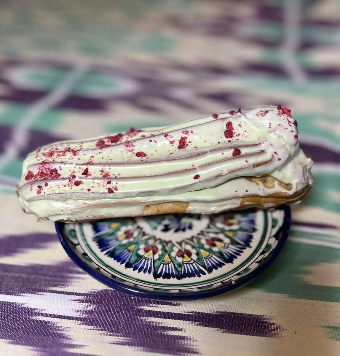 Эклер фисташковый