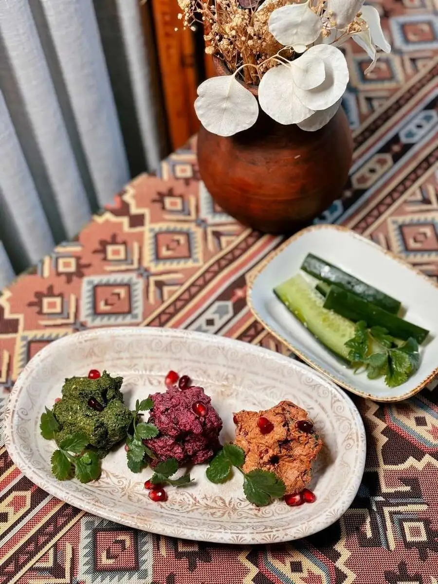 Ассорти пхали