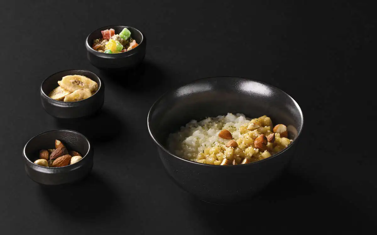 Рисовая каша с карамелизированными  яблоками