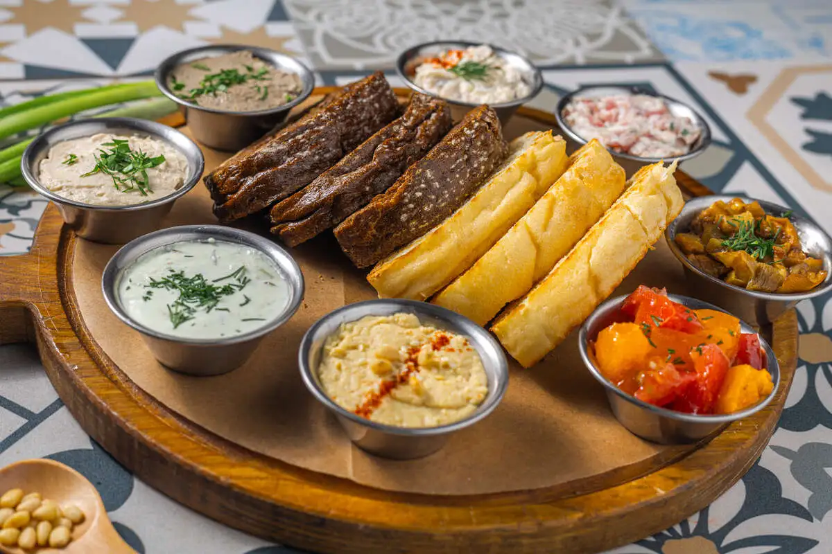 Одесское мезе с хрустящей чиабаттой