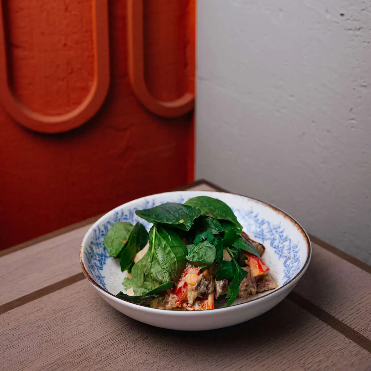 Салат Тбилисский с говядиной и жареными грибами