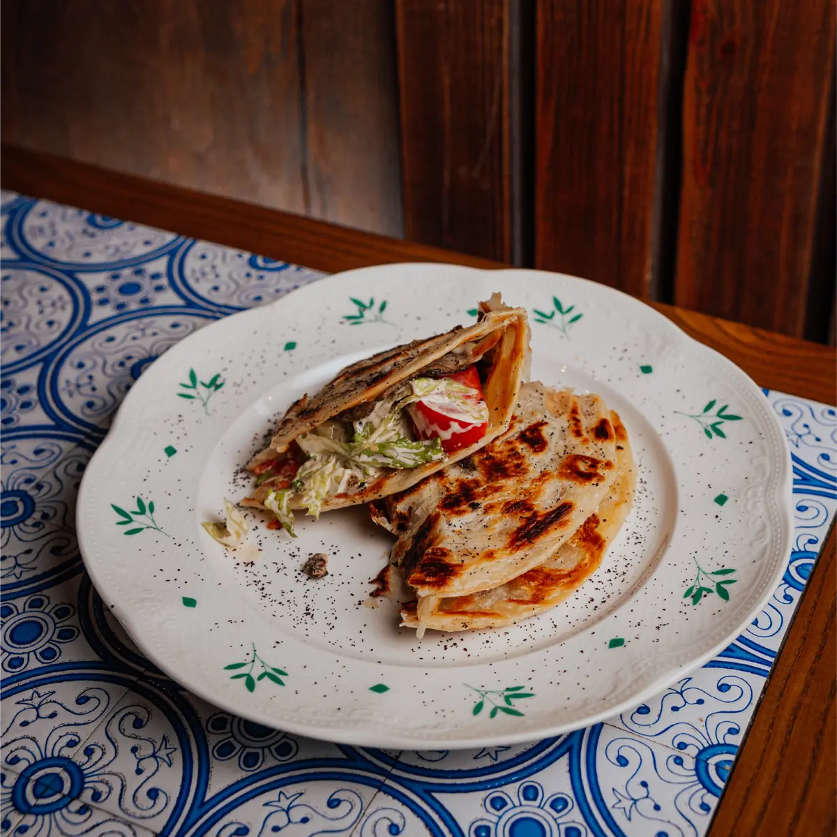 Роти с мясным фаршем и томатом