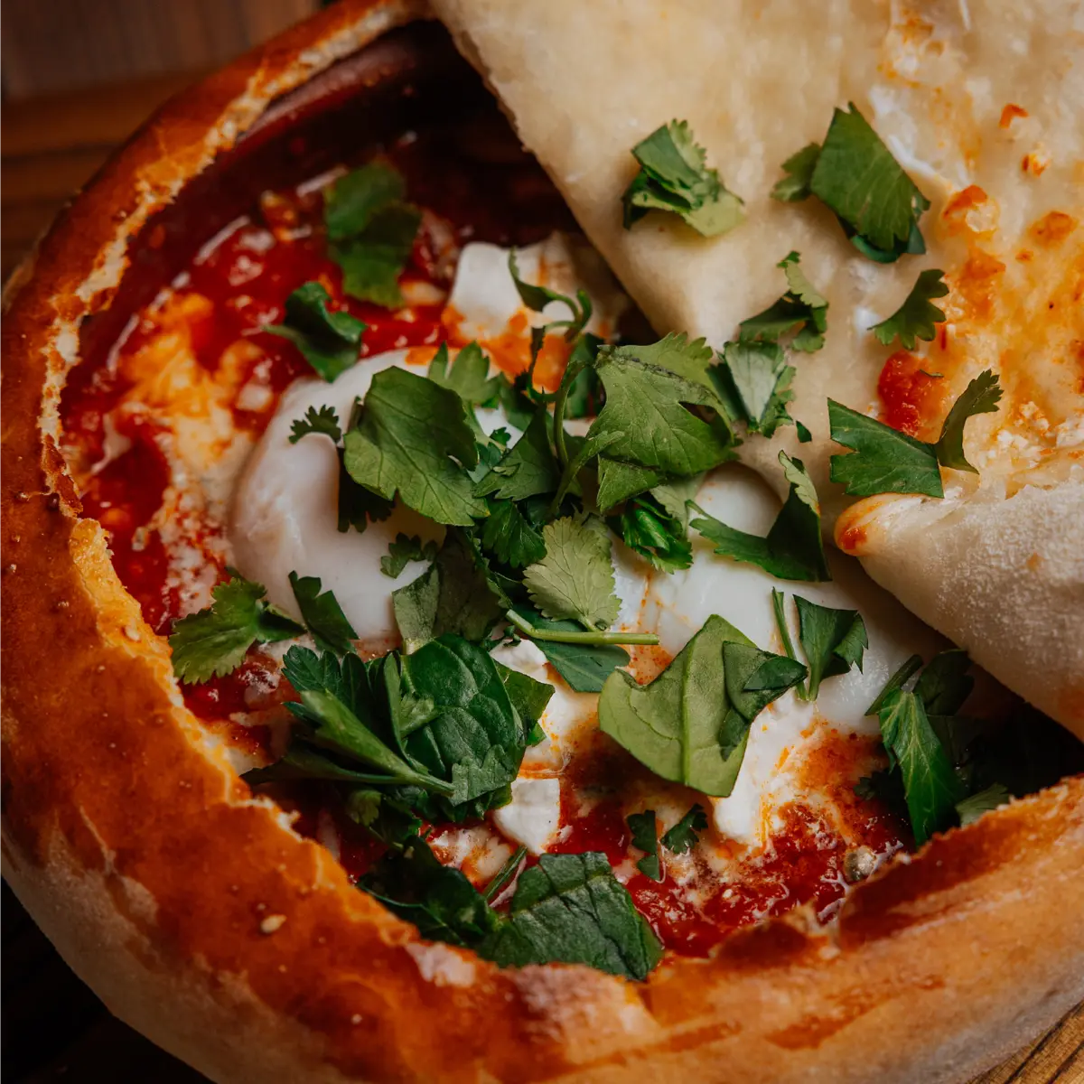 Шакшука 4 сыра с яйцом пашот и шапкой из теста