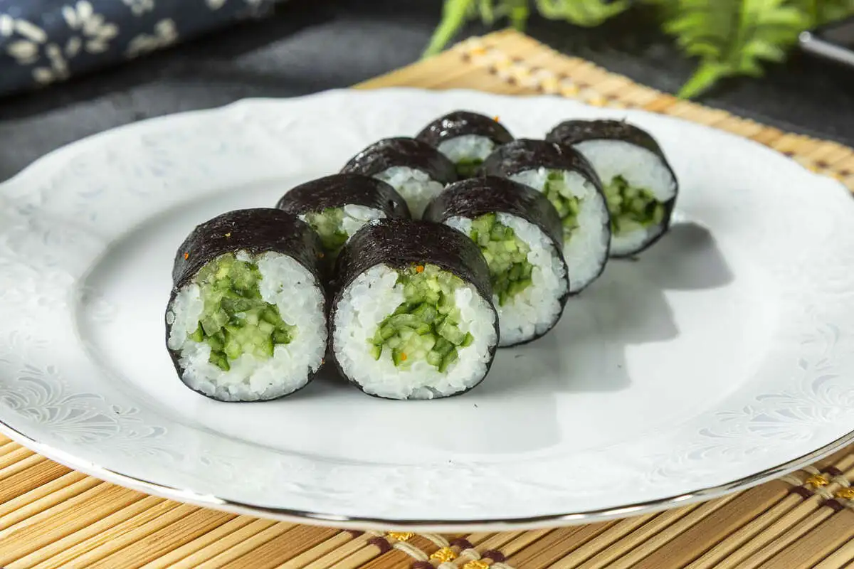 Маки с огурцом