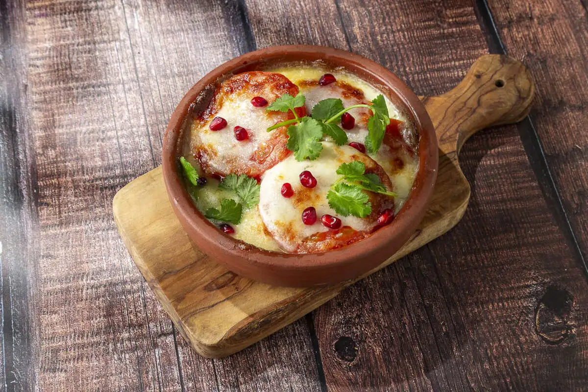 Запечёные томаты с сулугуни