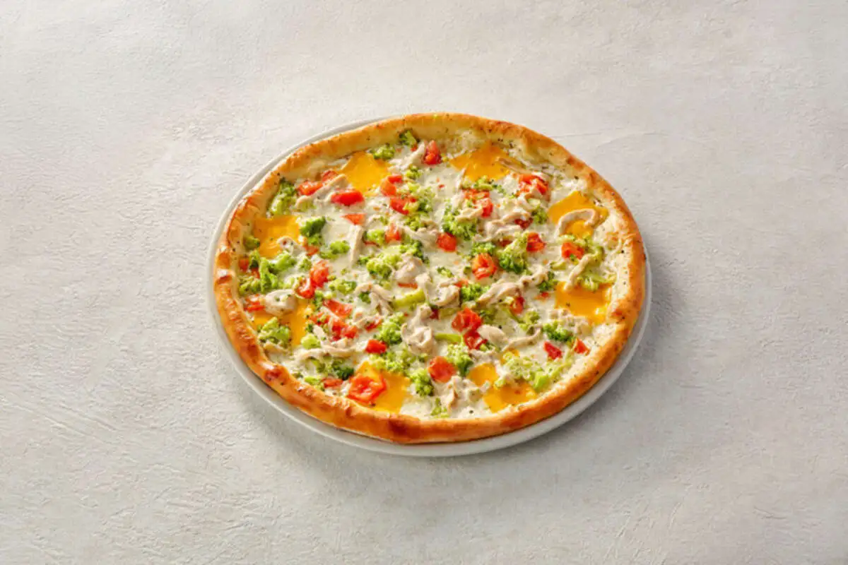 Пицца С курицей и брокколи