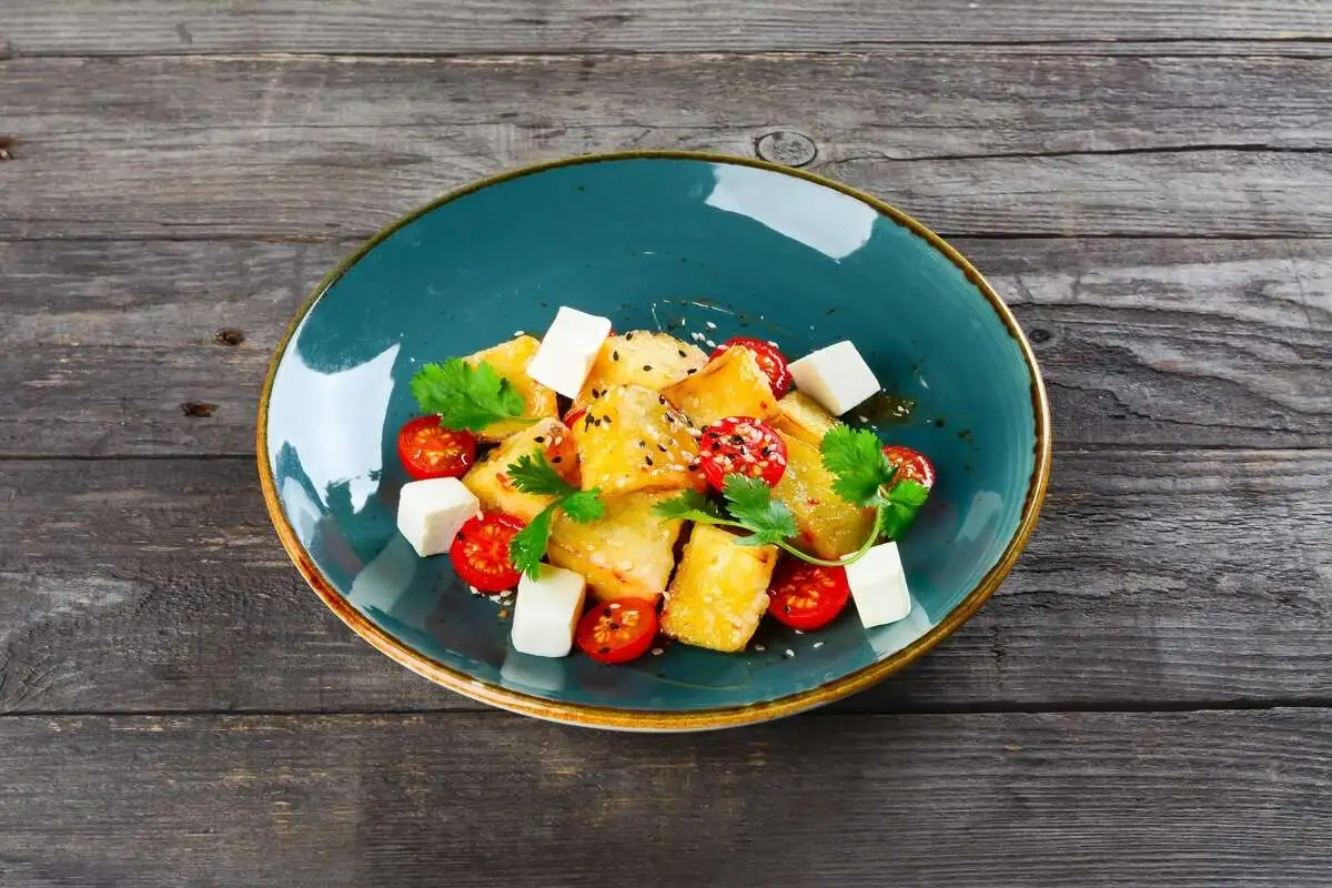 Салат с хрустящими баклажанами