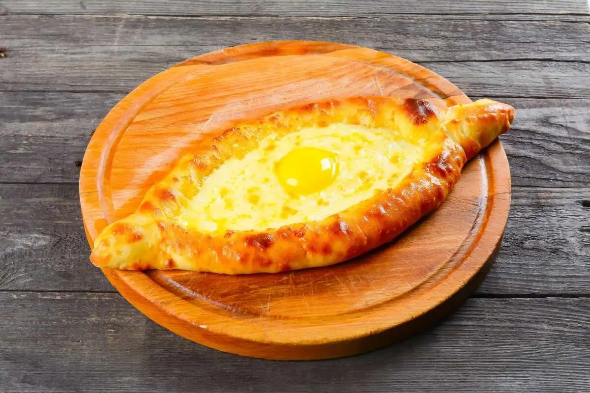 Хачапури по-аджарски