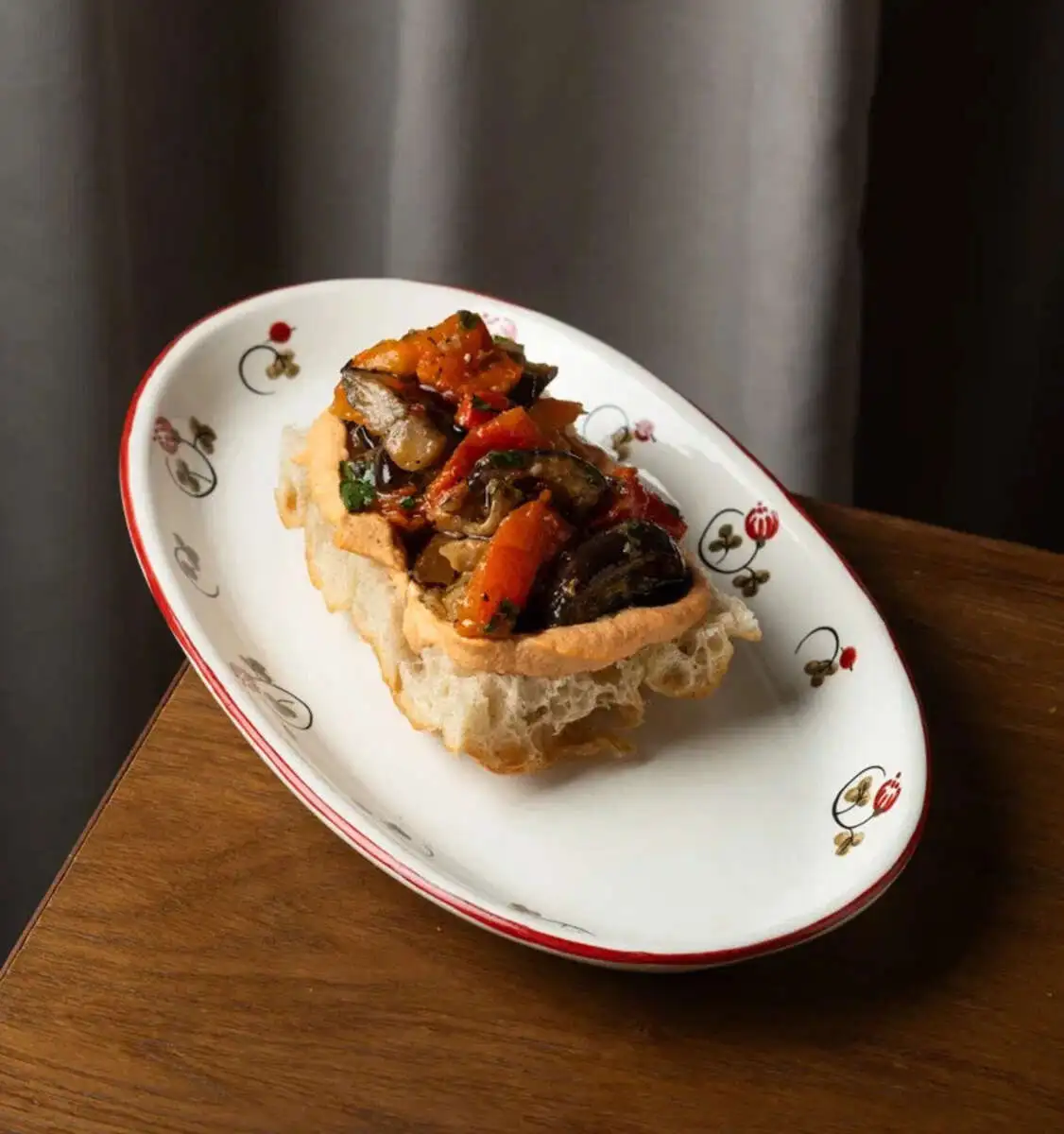 Брускетта на фокаччо