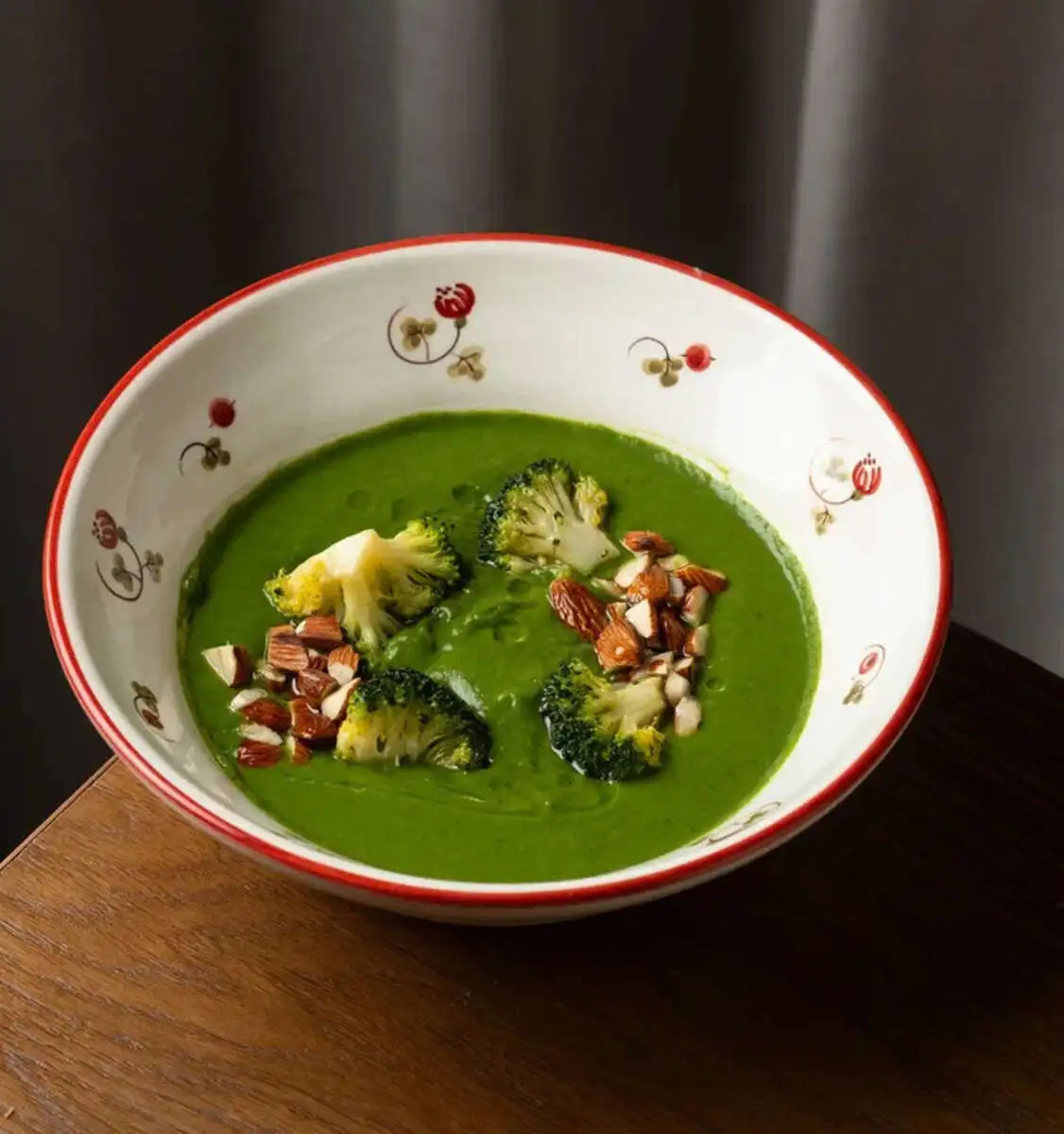 Крем-суп из брокколи, песто