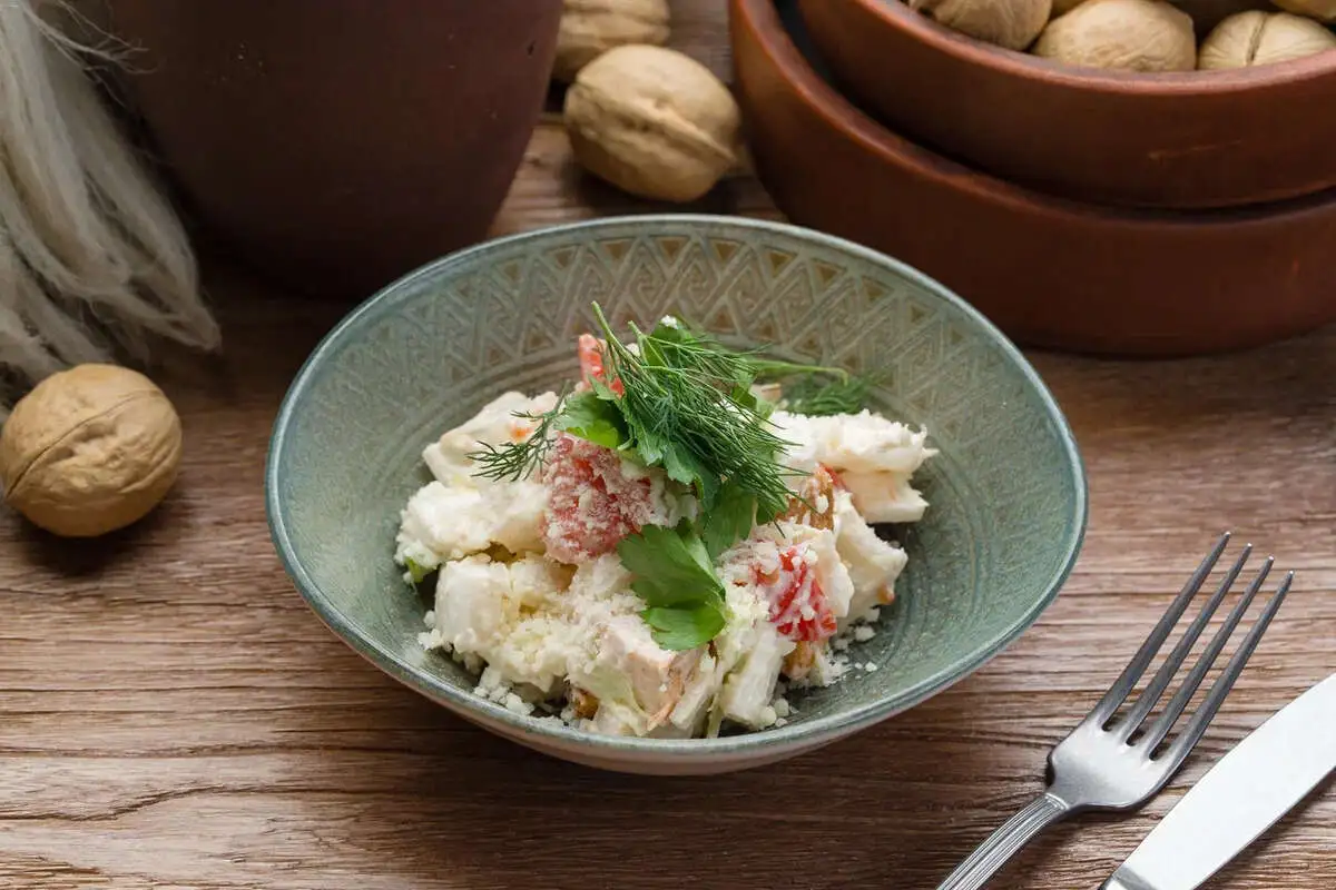 Салат Цезарь с курицей