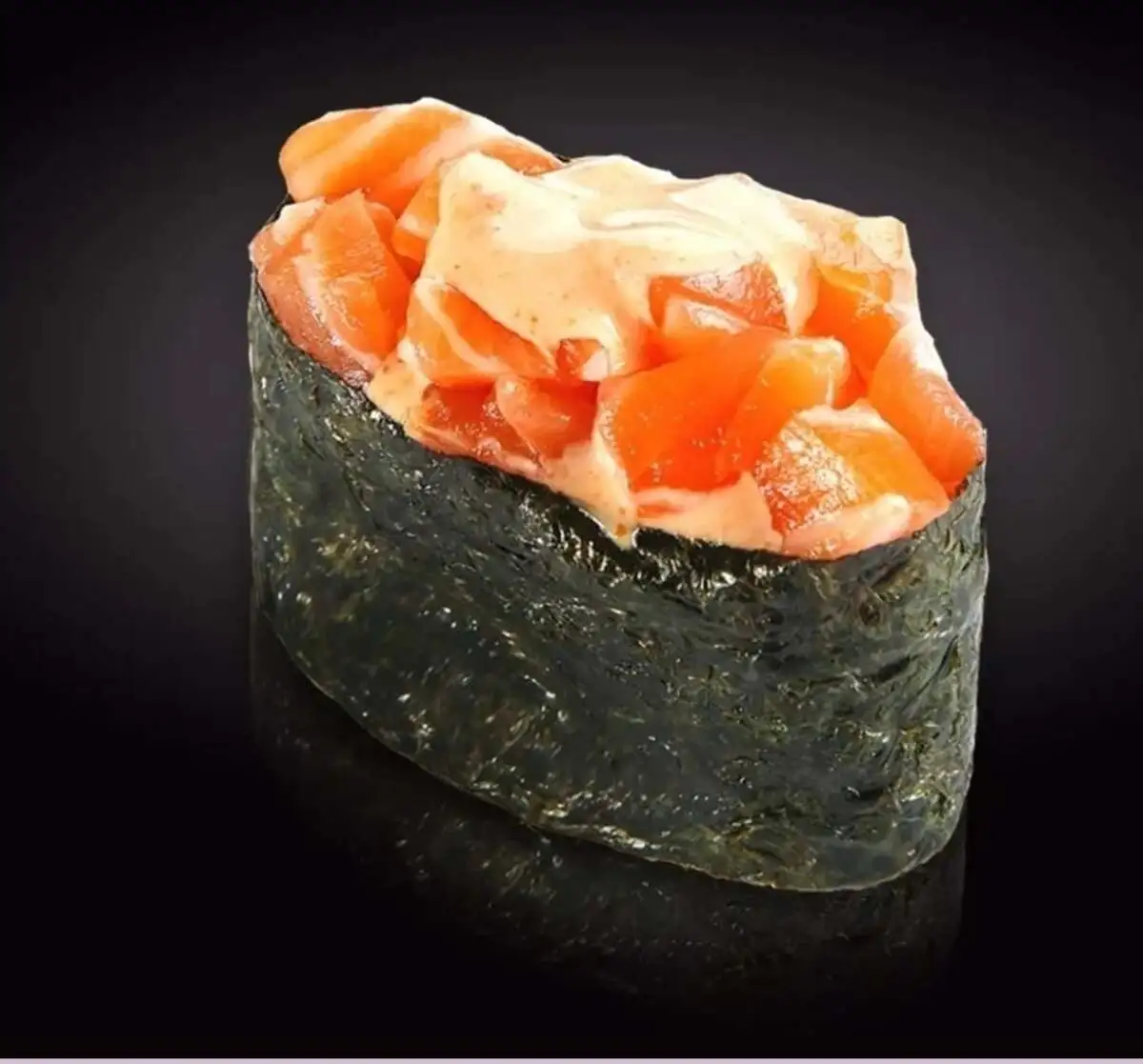 Гункан спайси с лососем 2шт