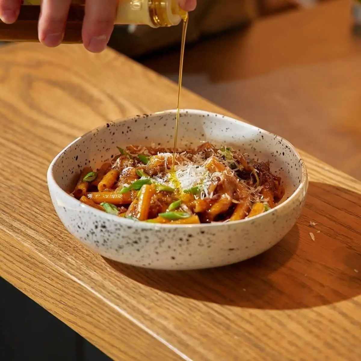 Макарончини из красной чечевицы с уткой конфи и грибами