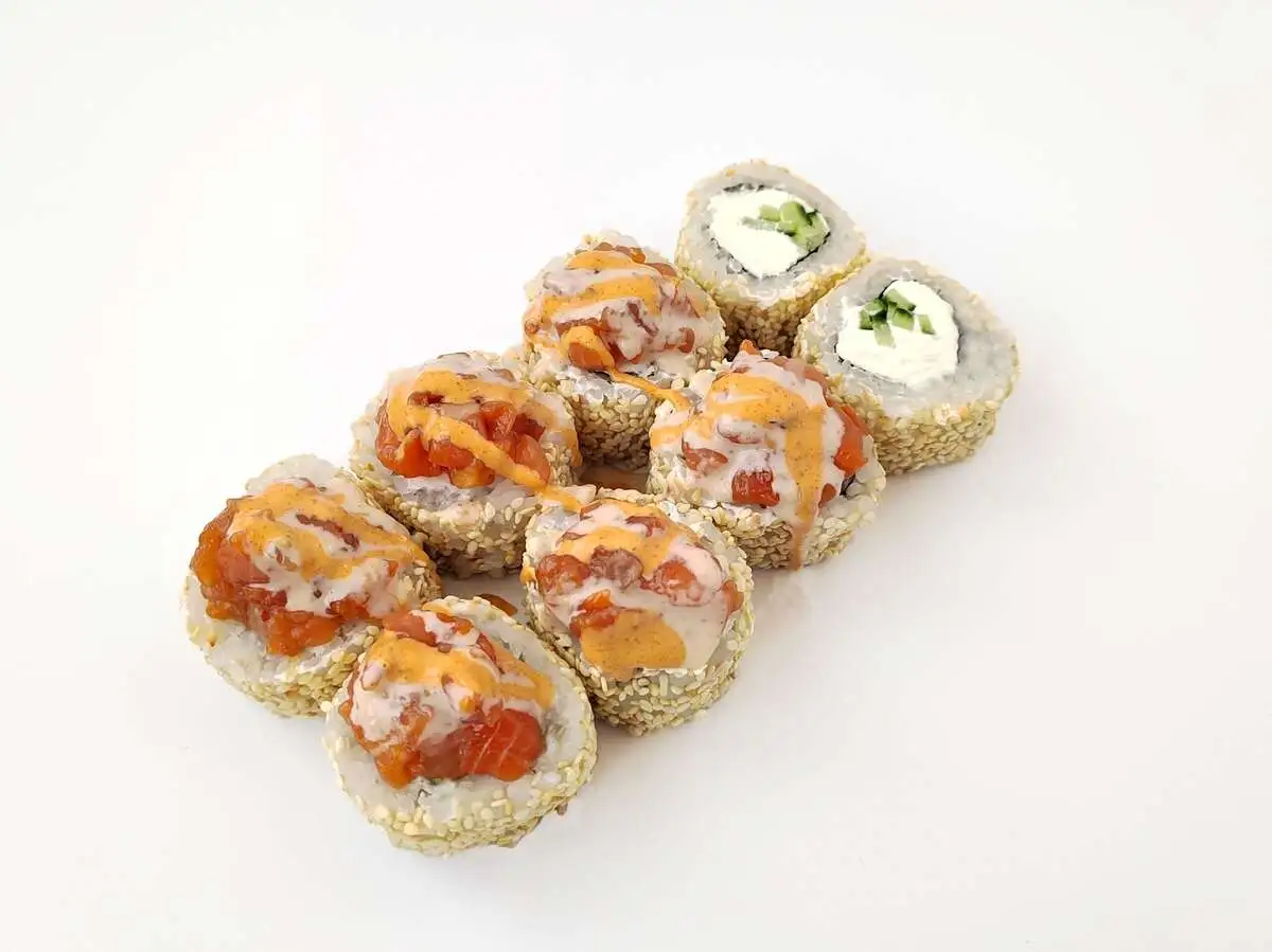 Башня лосось ролл дня