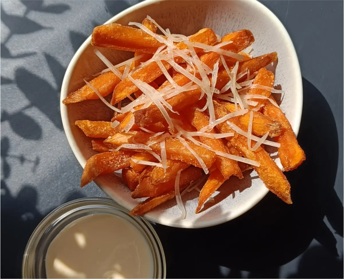  Батат фри с сырным соусом