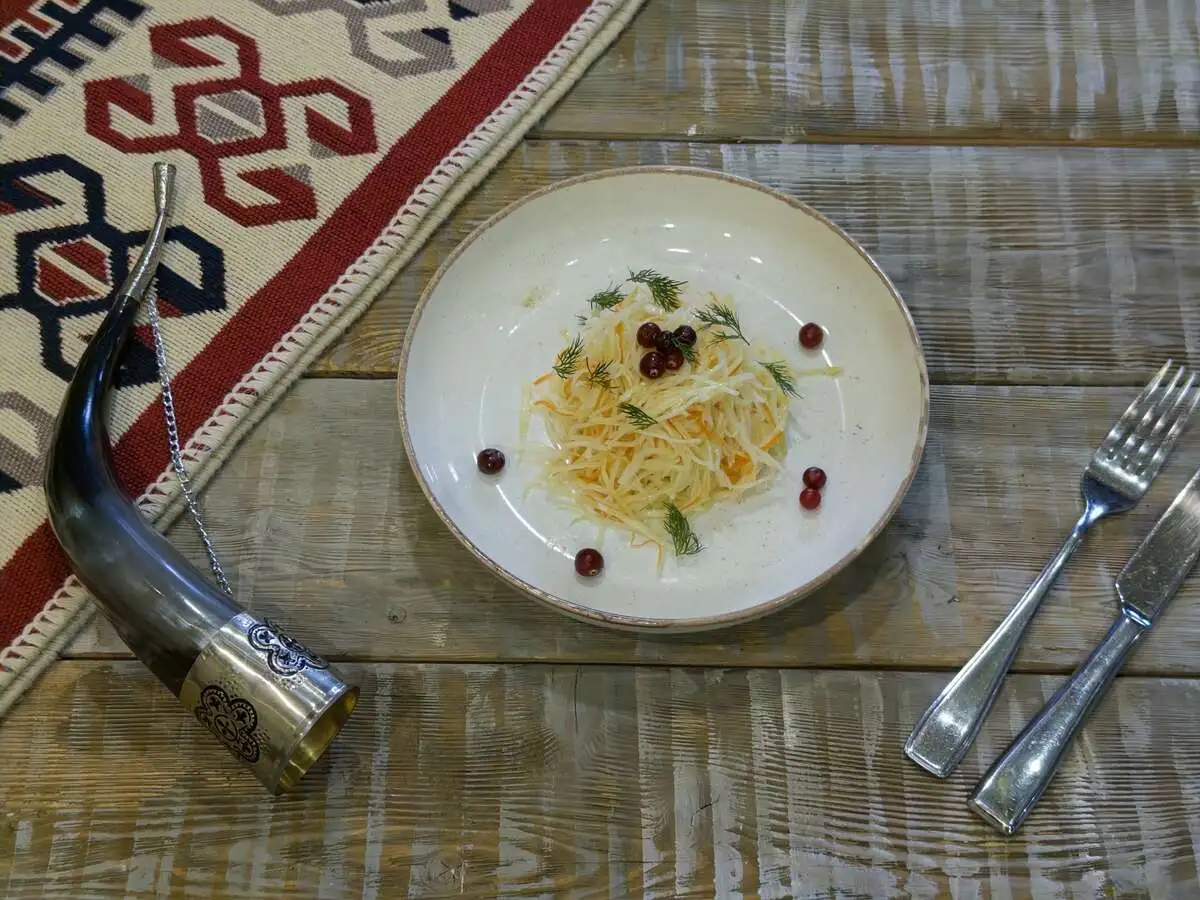 Салат из свежей капусты