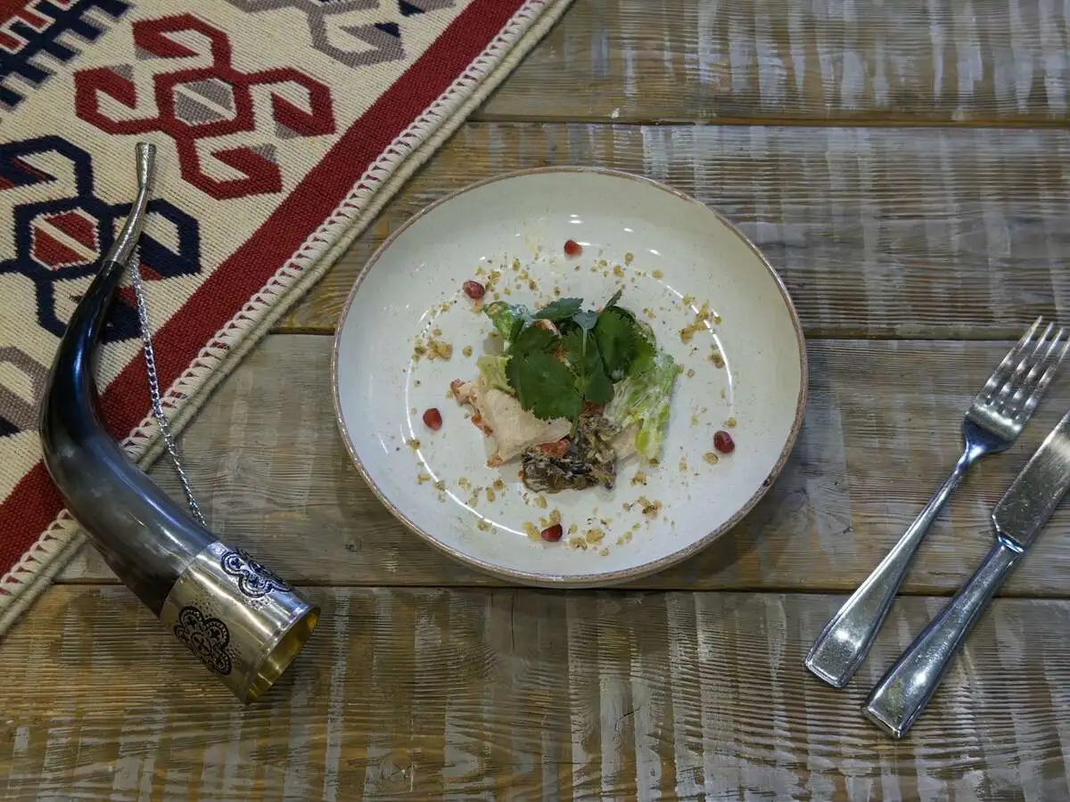 Холодный салат с печеными овощами