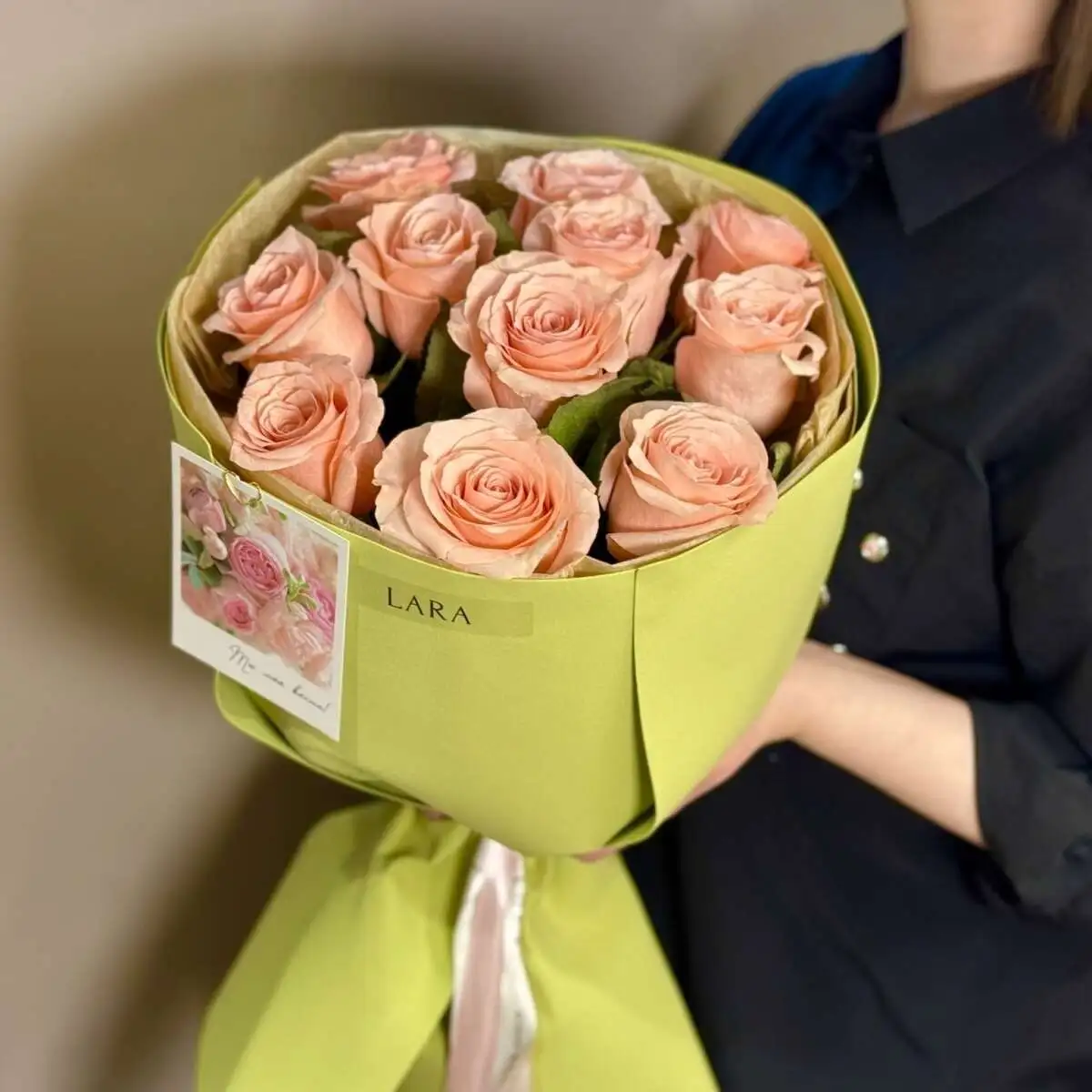 Букет из розовых роз, размер S