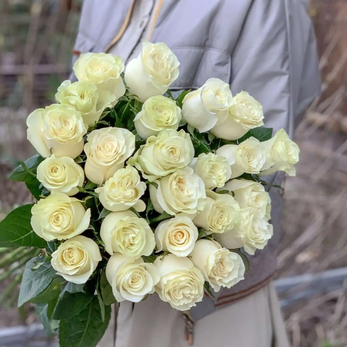 Букет из белых роз, размер S