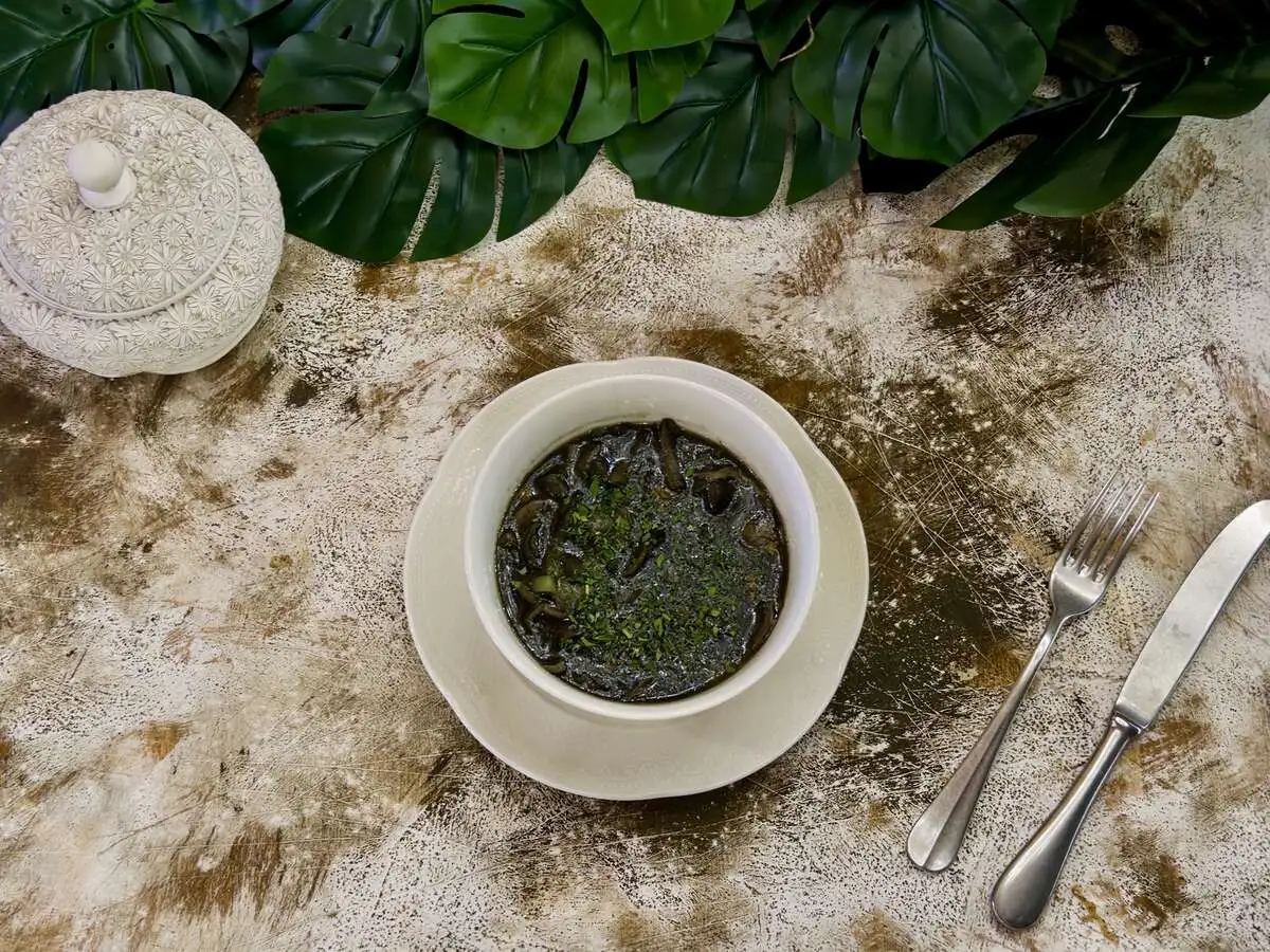 Грибница из пяти видов грибов с картофелем и кореньями