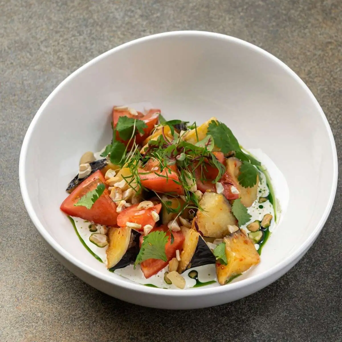 Салат с хрустящими баклажанами